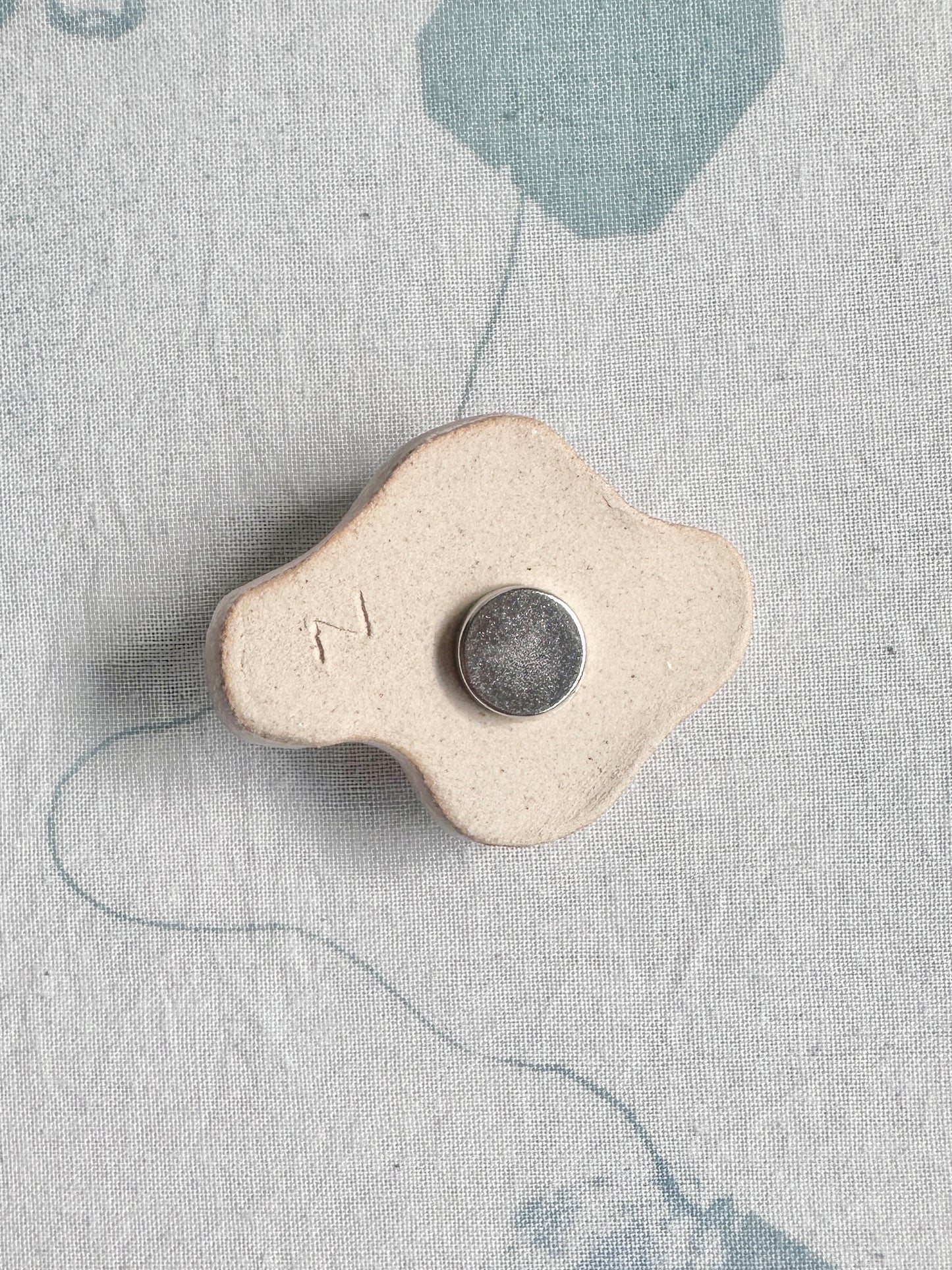 Daydreaming Magnet